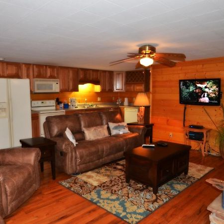 Villa Little Creek Cabin à Chalet Village Extérieur photo